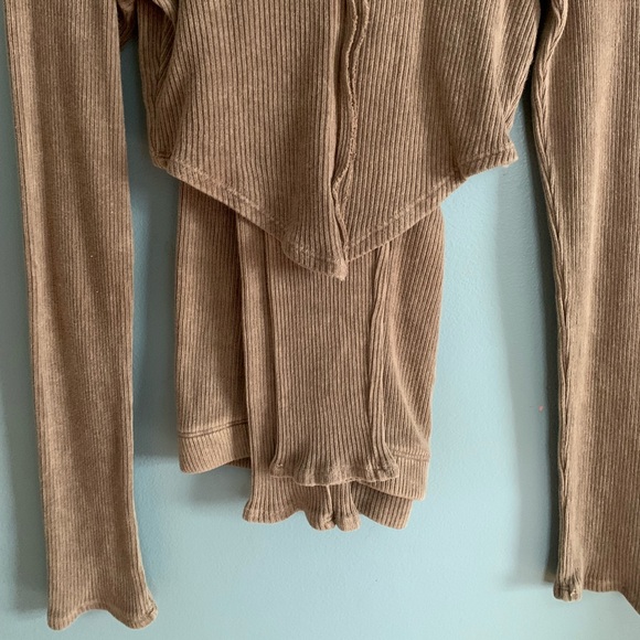 two piece set 🤎 - Picture 2 of 3